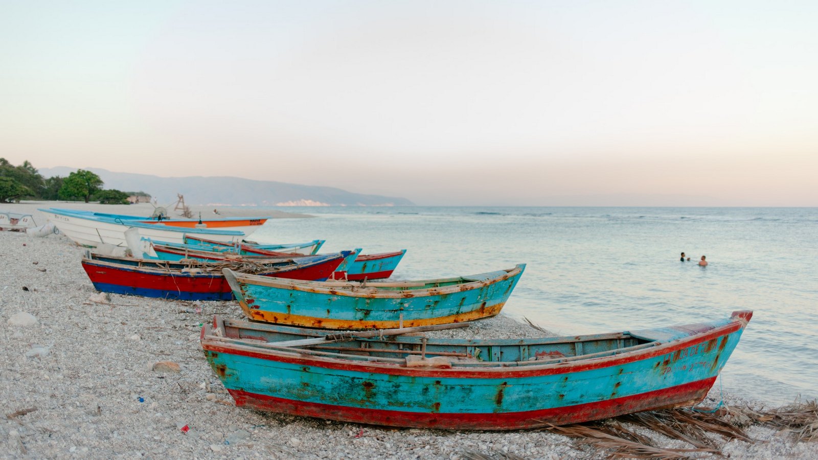 Mooring on shore